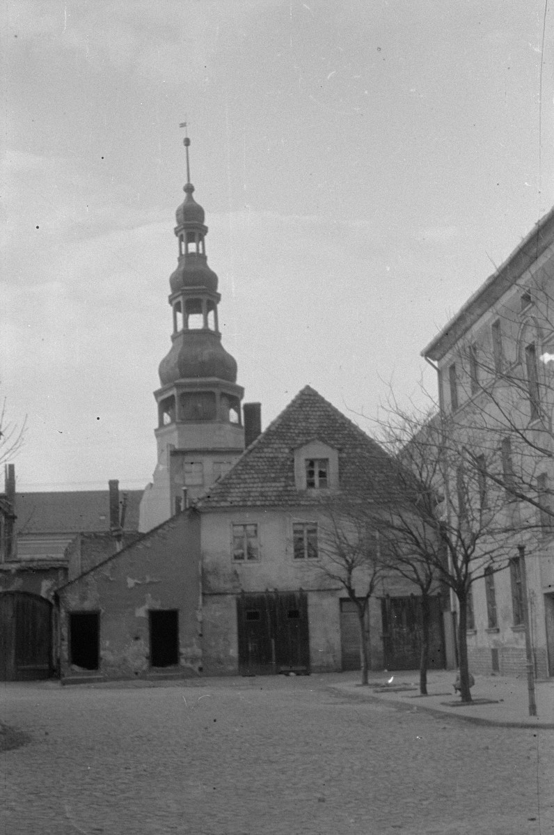 ratusz - wieża, skan 1