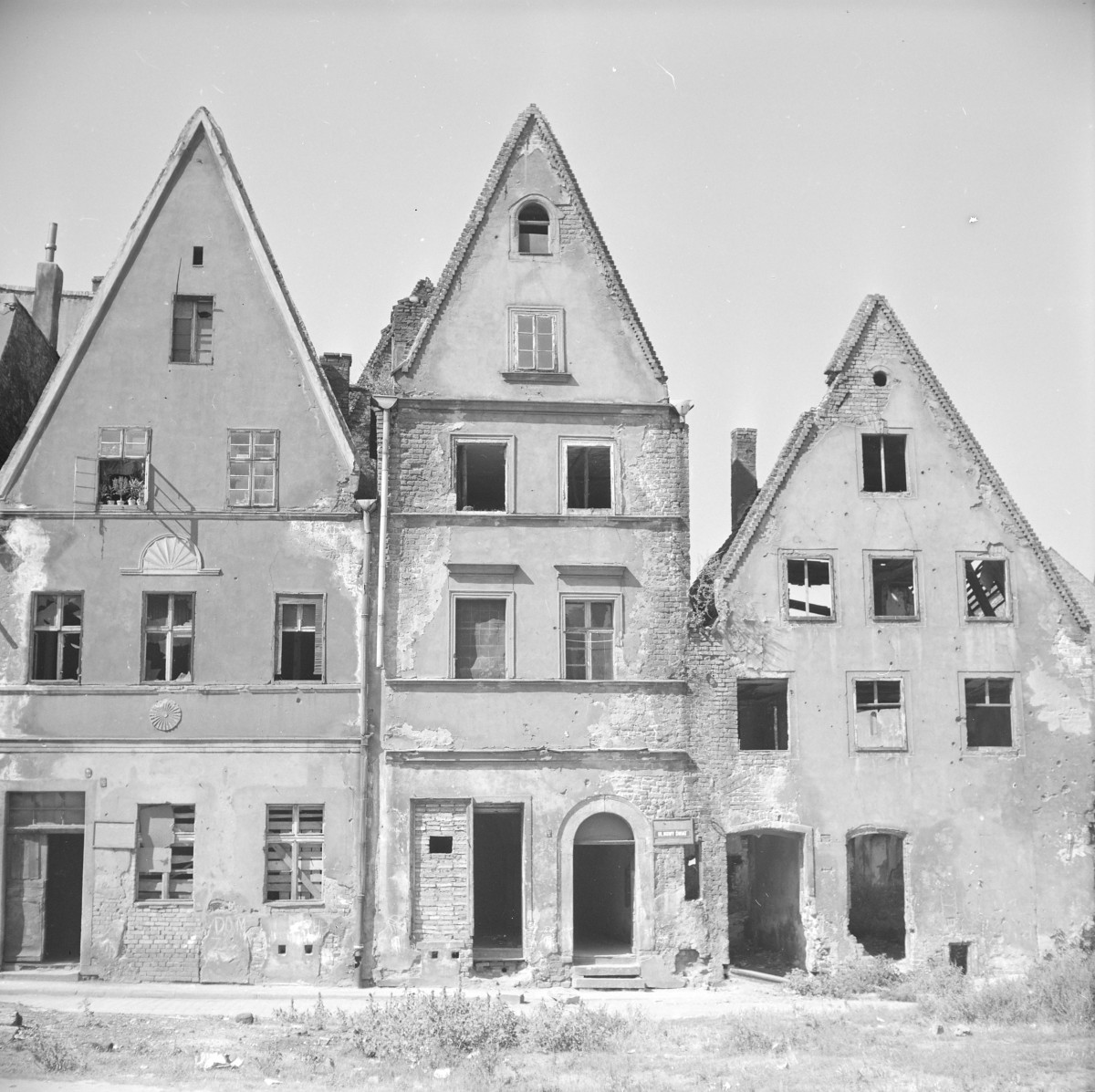 kamienica - elewacja szczytowa, skan 1