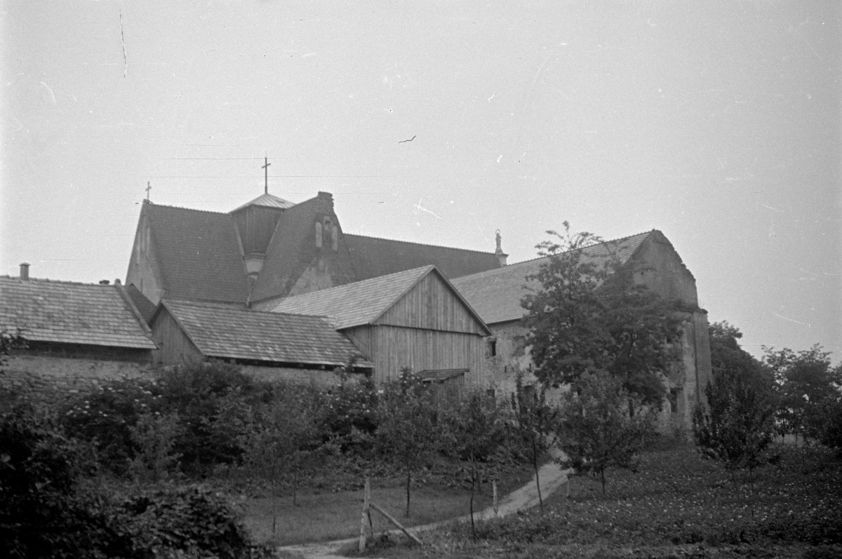kościół pocysterski - strona północna, skan 1