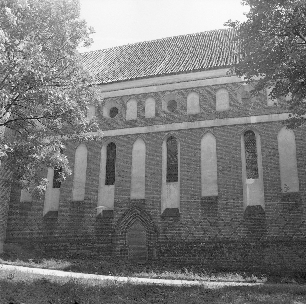 kościół pw. św. Anny - elewacja północna - fragment, skan 1