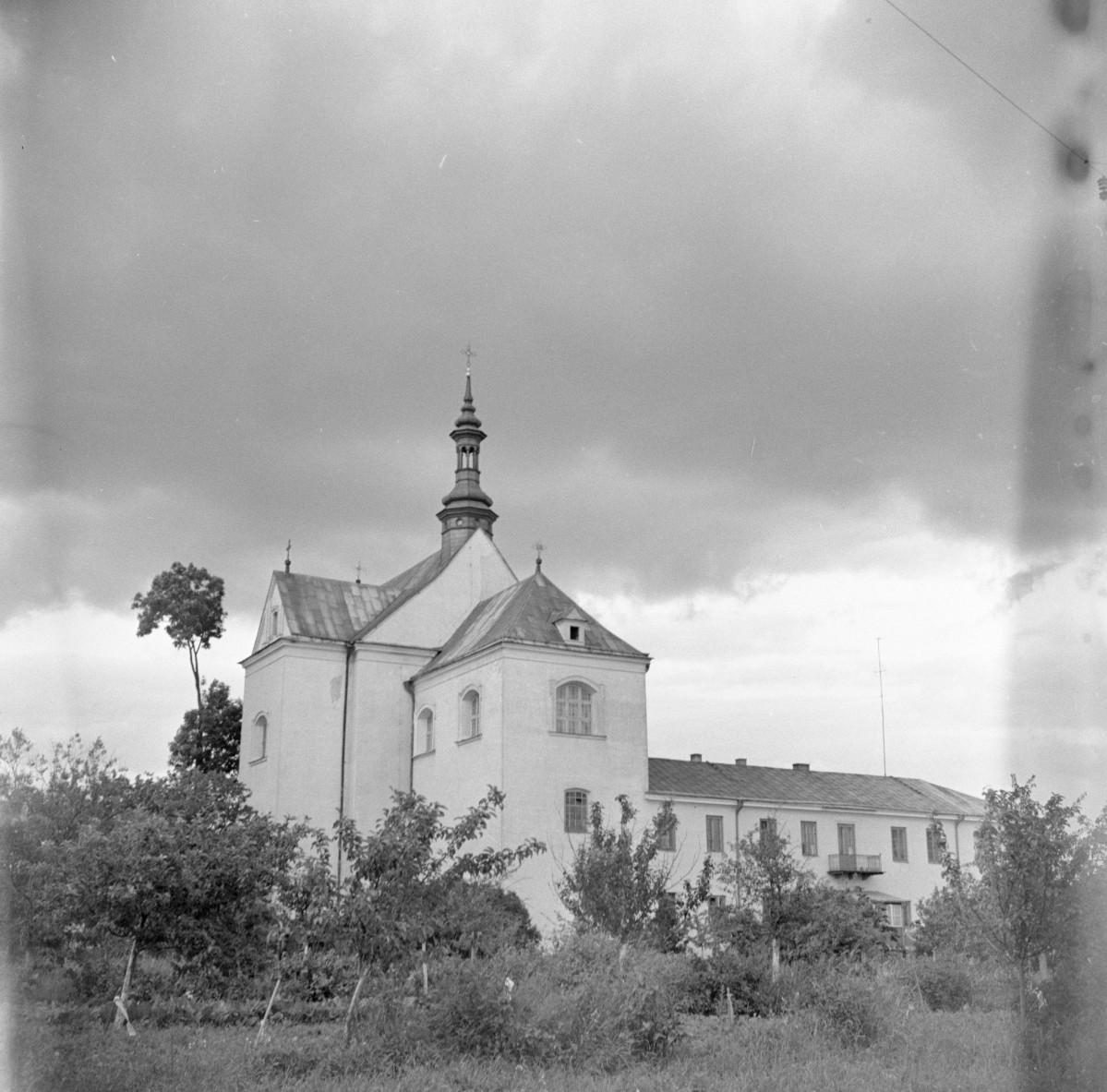 kościół św. Antoniego - widok od pn. - zach., skan 1