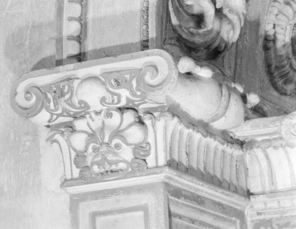 kościół pw. św. Mikołaja - Kaplica Firlejów - wnętrze - głowica pilastra, skan 1