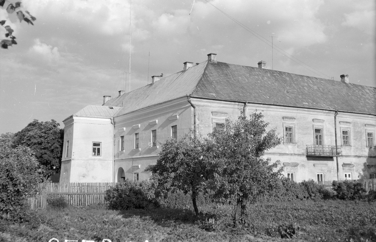 dawny klasztor popauliński - widok ogólny, skan 1