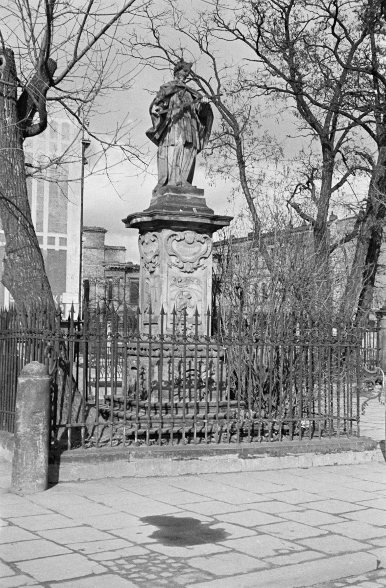 Figura św. Jana Nepomucena., skan 1