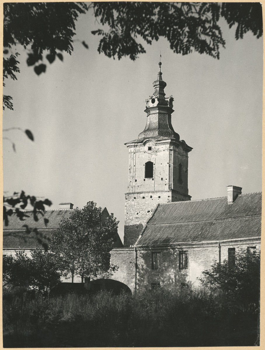 Zespół opactwa cystersów - wieża Krakowska i fragment przyległych budynków gospodarczych, skan 1