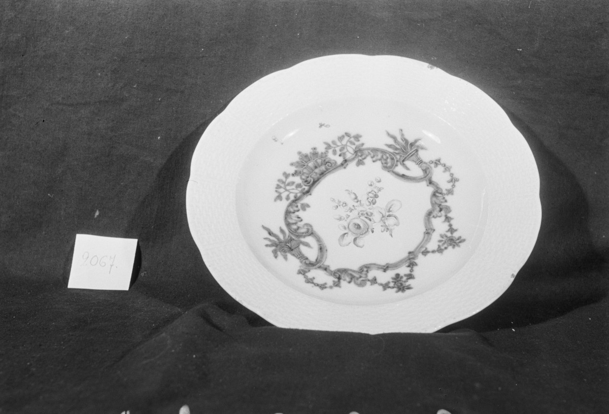 Muzeum Pomorskie w Gdańsku - talerz porcelanowy "Wiedeń", skan 1
