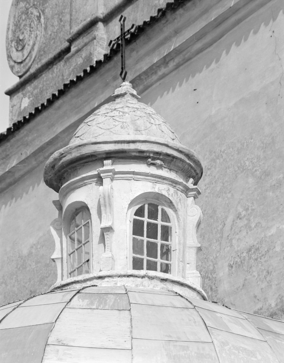 kościół podominikański pw. Najświętszej Marii Panny i św. Jacka - kaplica południowa, latarnia, skan 1