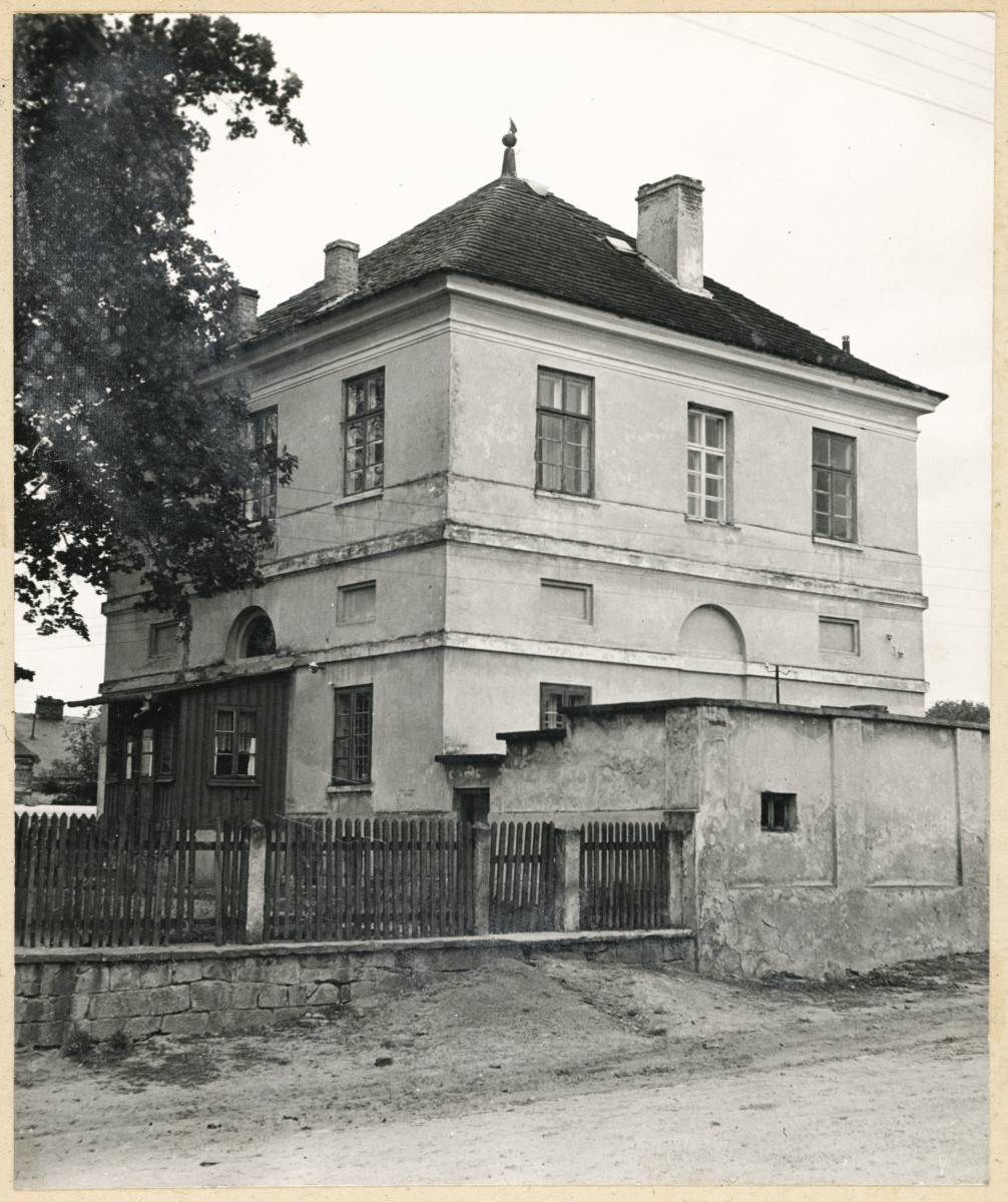 Ratusz - widok ogólny od płd. zach., skan 1
