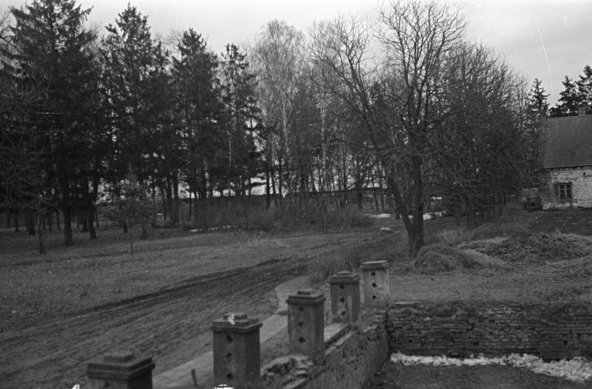 dwór obronny - park, skan 1