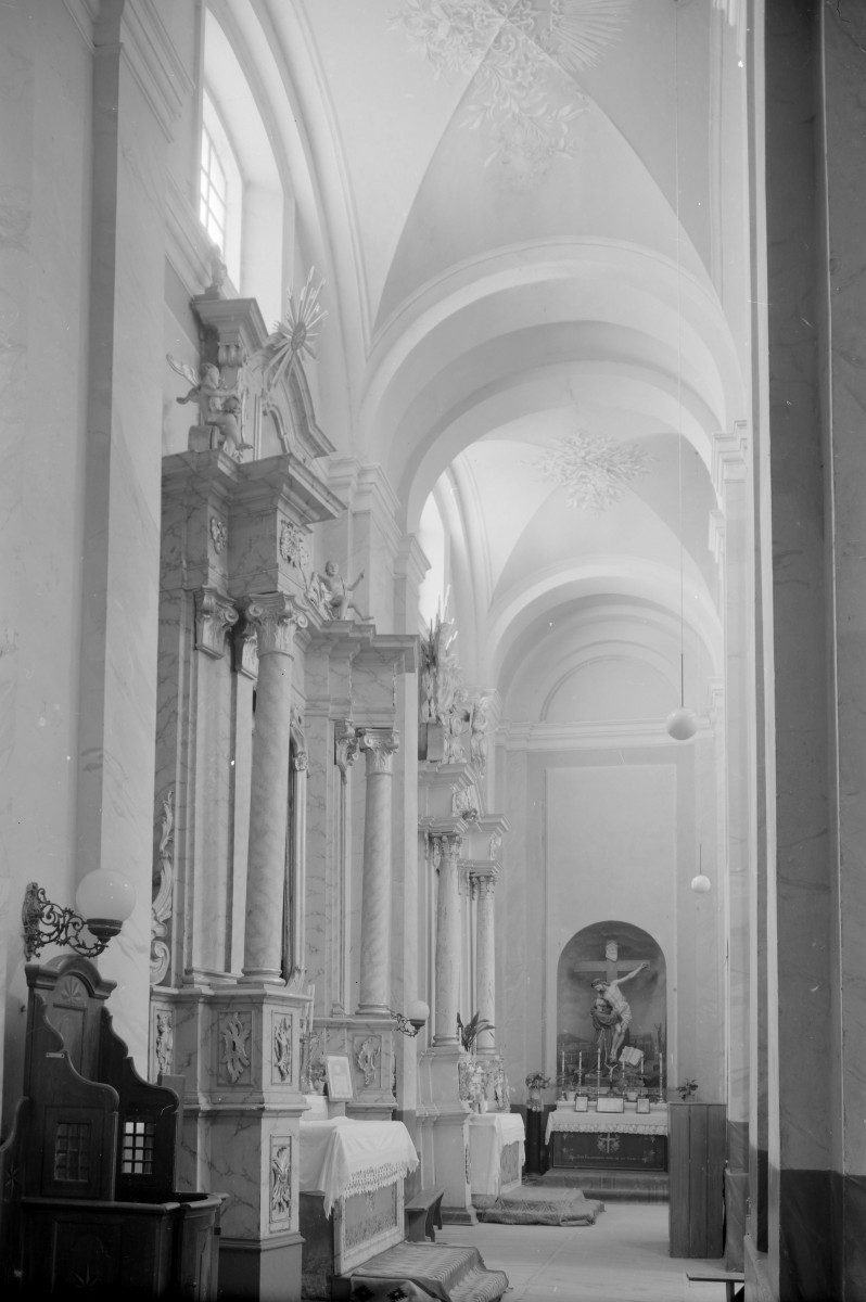 kościół Imienia Najświętszej Maryi Panny - wnętrze: nawa boczna prawa, sklepienie, skan 1