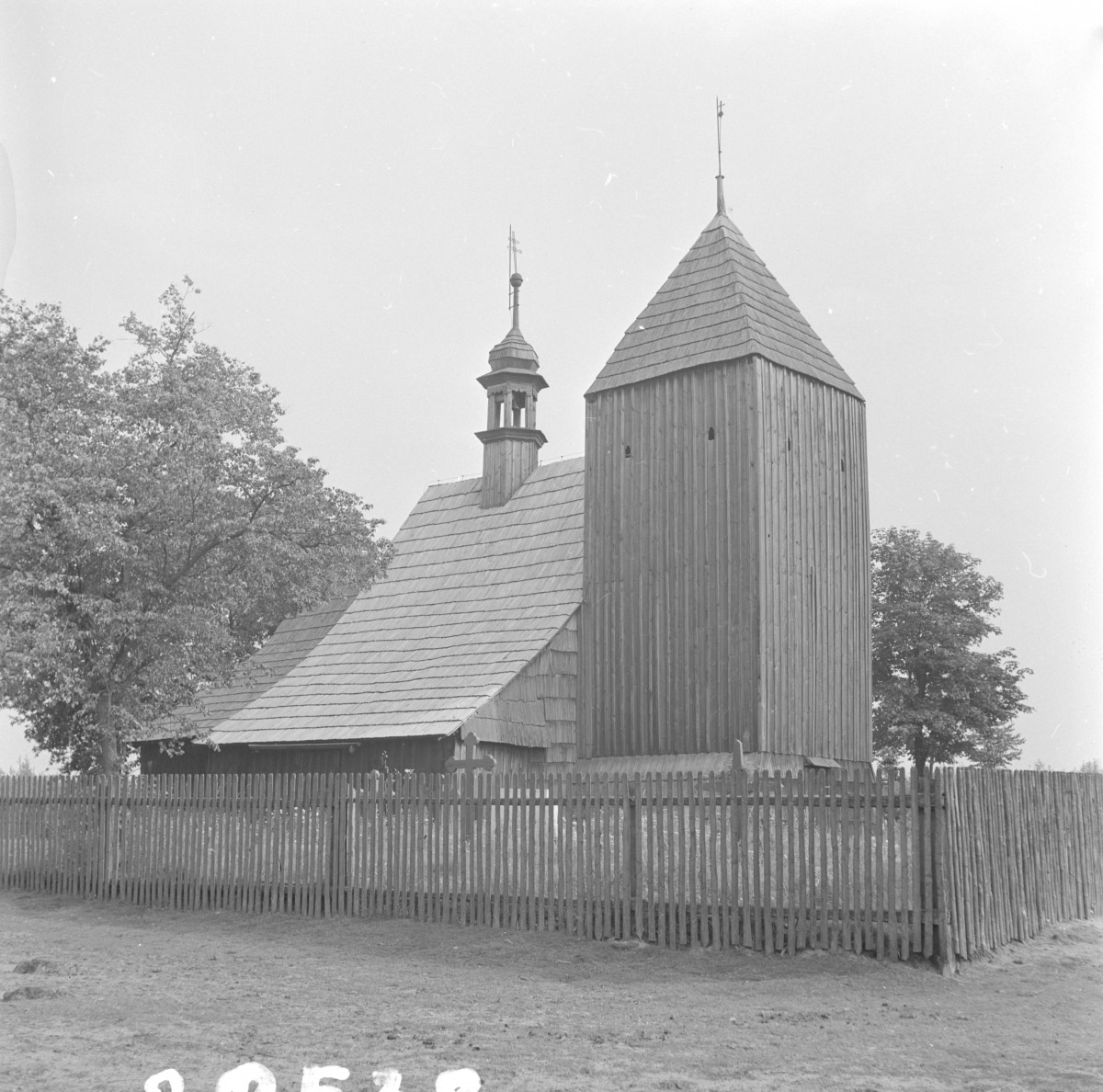 kościół pw. św. Jana Chrzciciela - widok od północnego - zachodu, skan 1