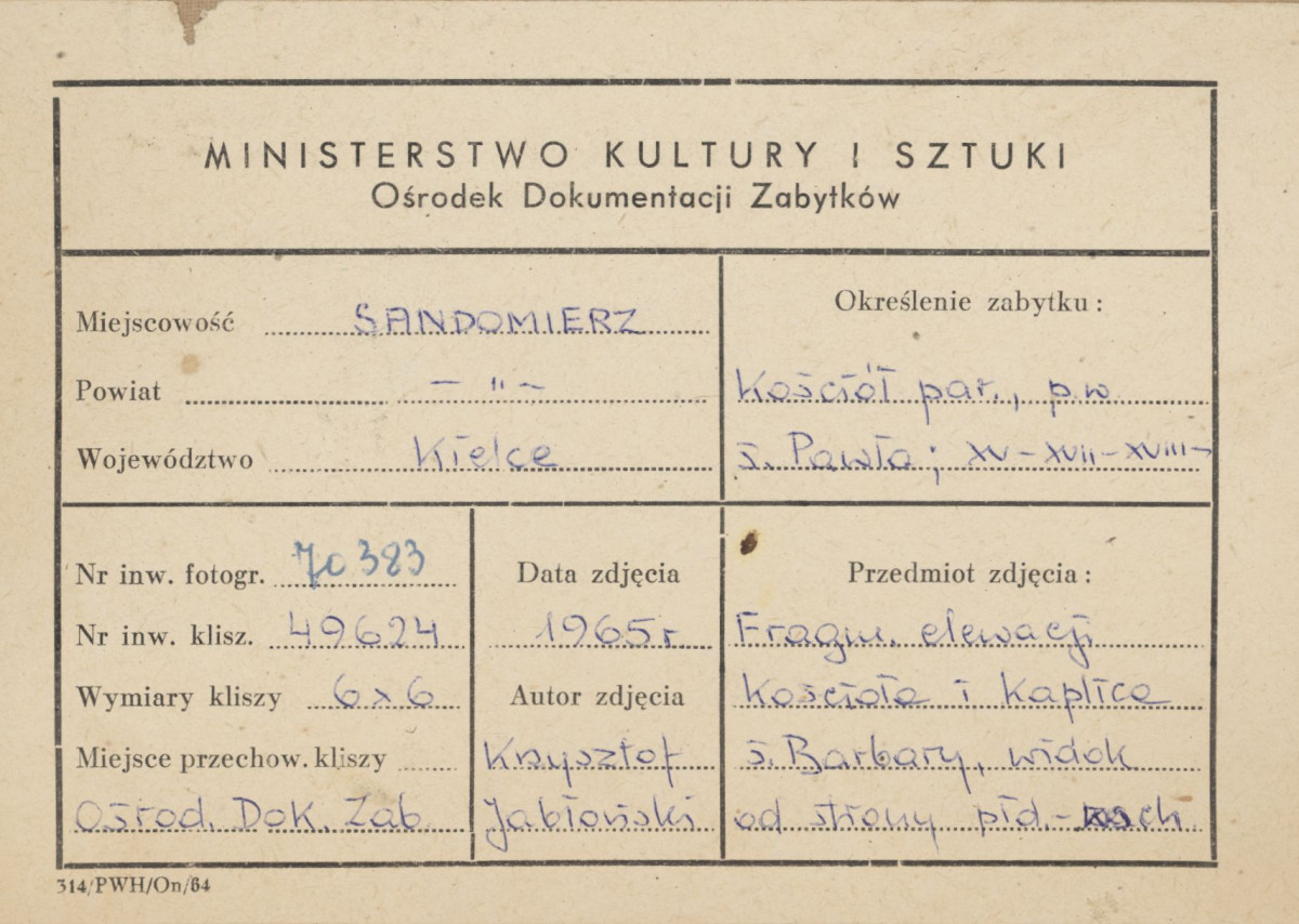 Kościół parafialny pw. św. Pawła - widok na kaplicę św. Barbary i fragment płd. elewacji kościoła - metryczka, skan 1