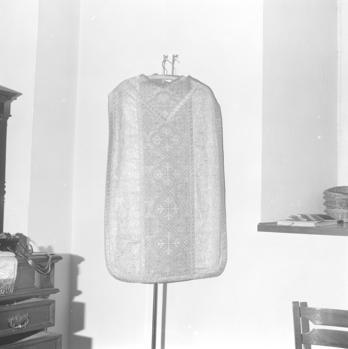 Kościół św. Karola Boromeusza - Ornat. Francja XIX. Całość, tył., skan 1