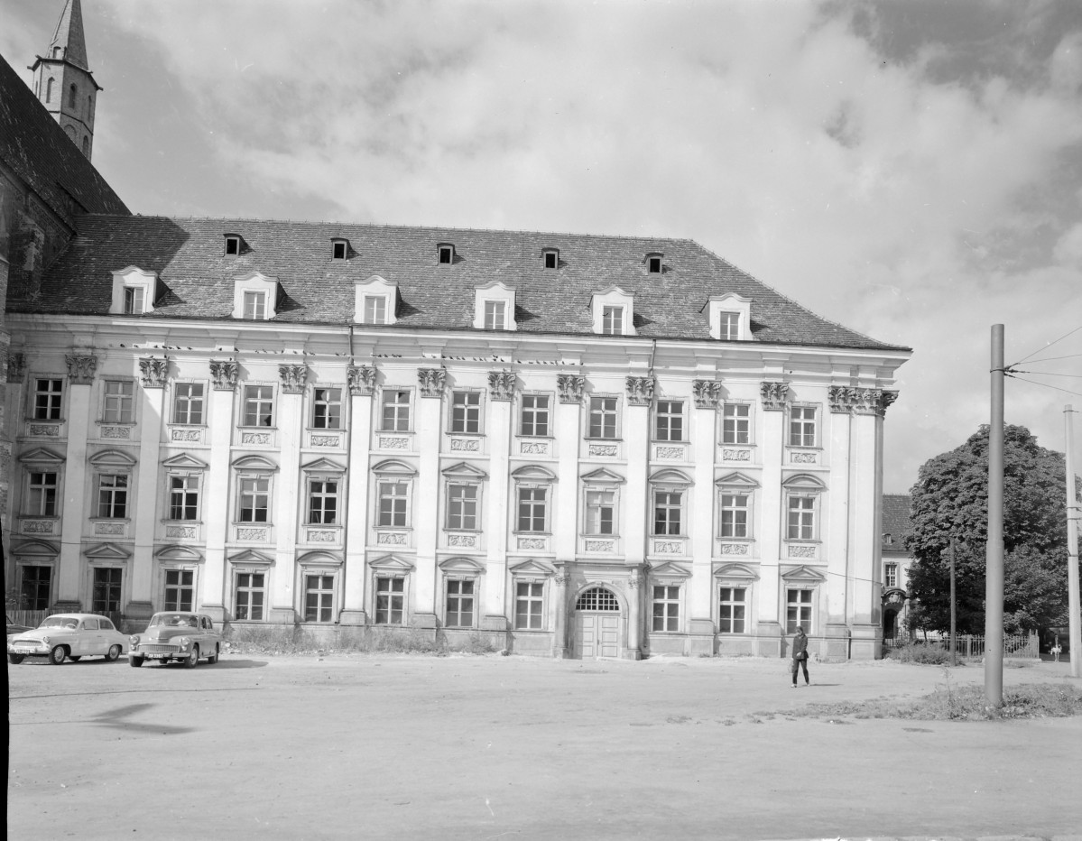 Klasztor franciszkanów reformatów - elewacja wsch., skan 1