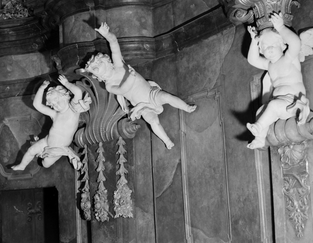 kościół, ob. parafialny pw. Wniebowzięcia Najświętszej Marii Panny - wnętrze: organy, fragment dekoracyjny, skan 1