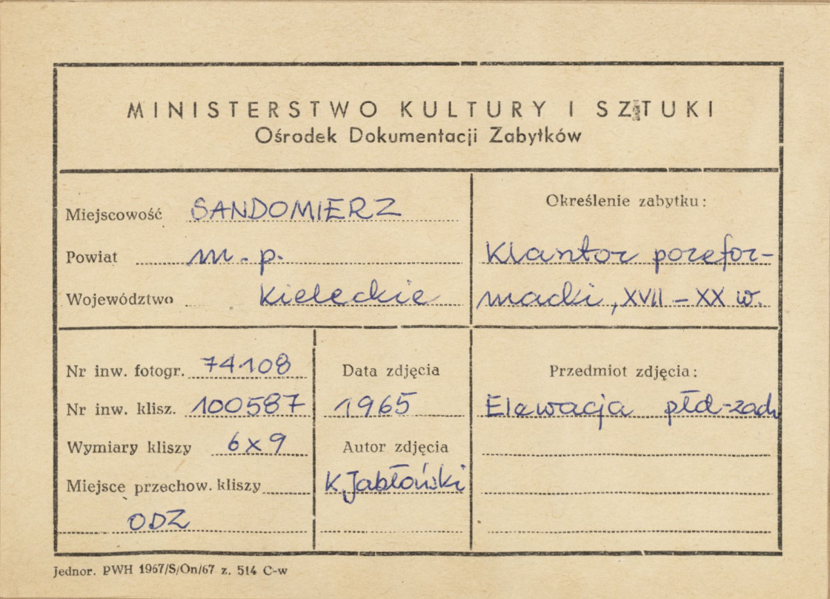 Zespół klasztorny poreformacki - widok ogólny od strony płd. - metryczka, skan 1