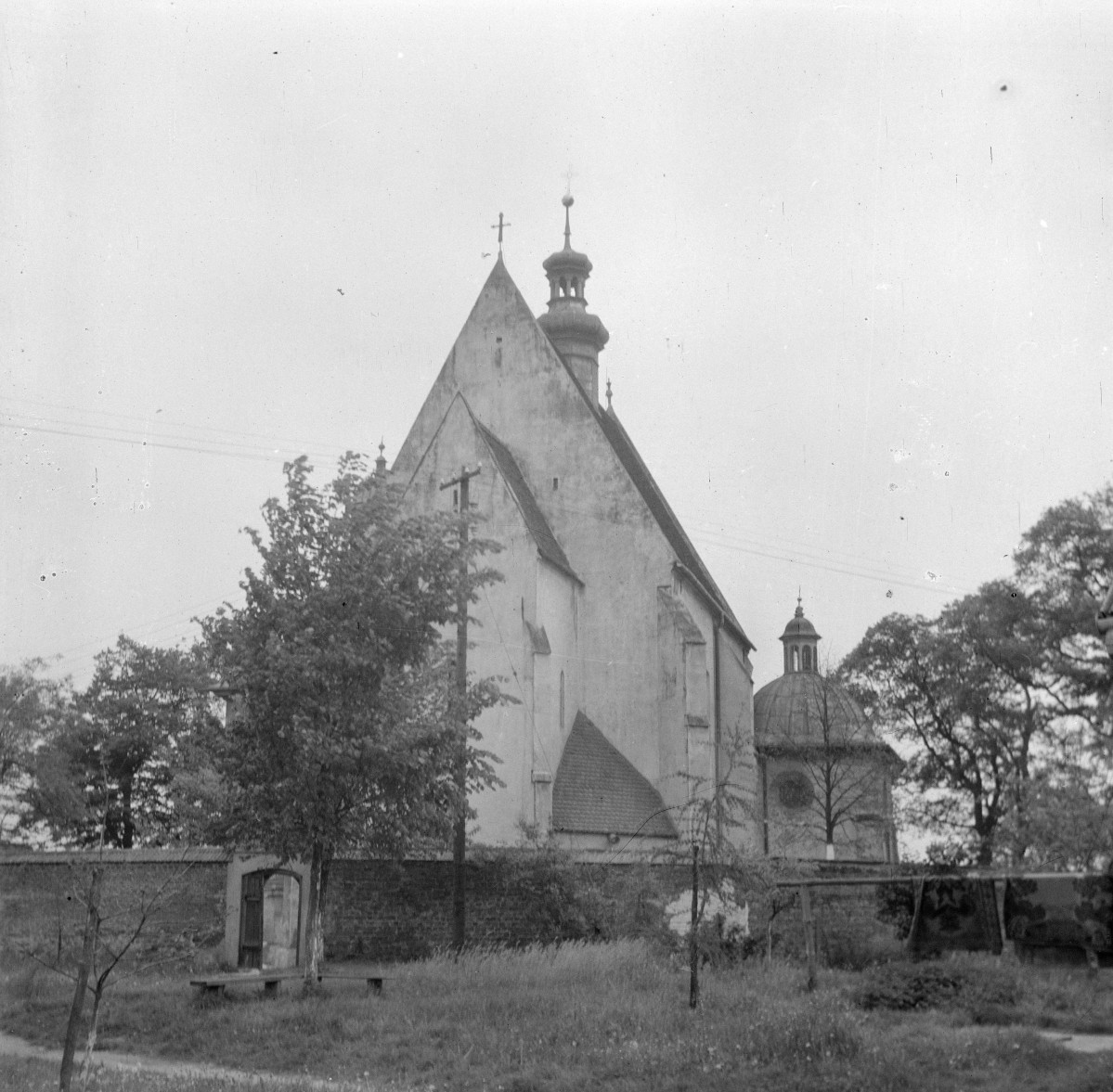 kościół pw. Dziesięciu Tysięcy Męczenników - elewacja frontowa, skan 1