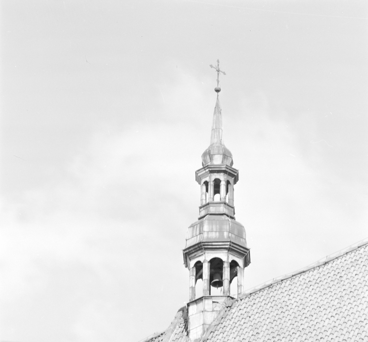 Kościół Wniebowzięcia Najświętszej Maryi Panny - wieżyczka z sygnaturka, skan 1