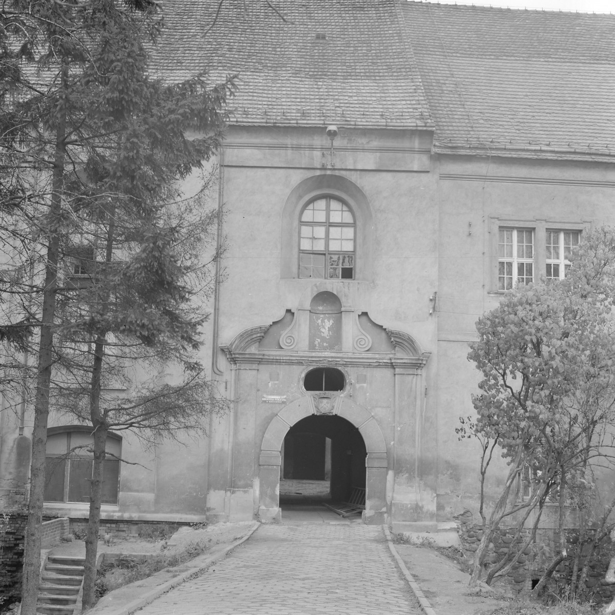 Zamek - brama wjazdowa, skan 1