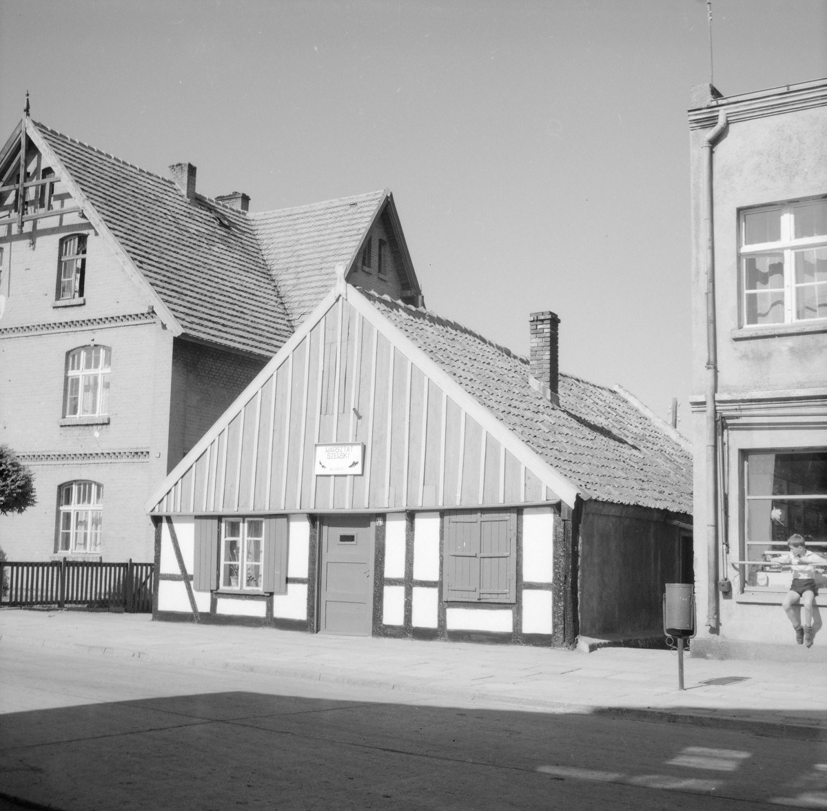 Dom - elewacja frontowa szachulcowa, skan 1