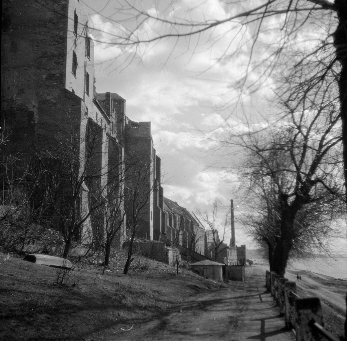 Zespół Spichrzy od strony Wisły - elewacje, skan 1