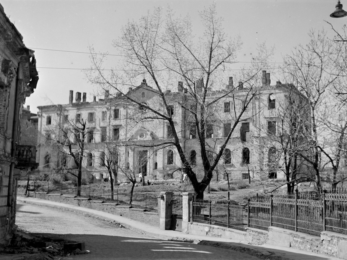 Instytut Oftalmiczny - zniszczenia. Budynek nie istnieje., skan 1