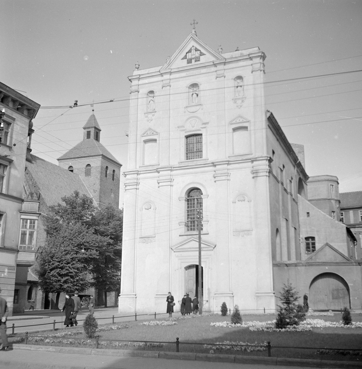 kościół klasztorny jezuitów pw. św. Franciszka Ksawerego - elewacja frontowa, skan 1