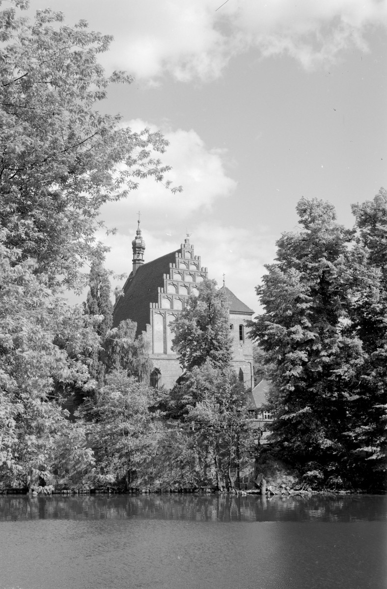 Katedra św. Marcina i Mikołaja - elewacja szczytowa zachodnia, skan 1