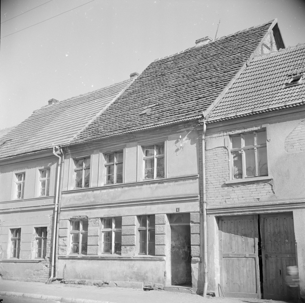 kamienica - elewacja frontowa, skan 1