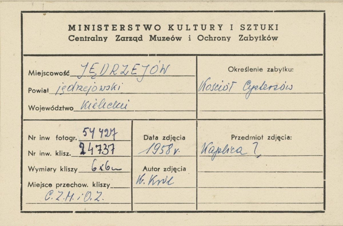 Zespół klasztorny - widok na kaplicę - metryczka, skan 1