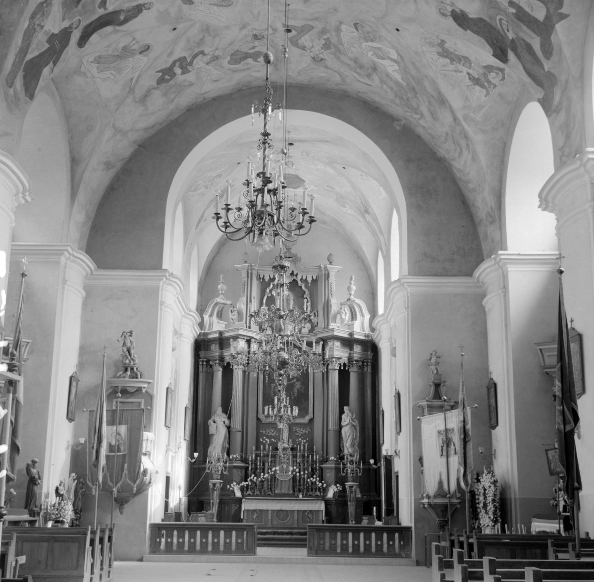 kościół pw. św. Onufrego - ołtarz główny, skan 1