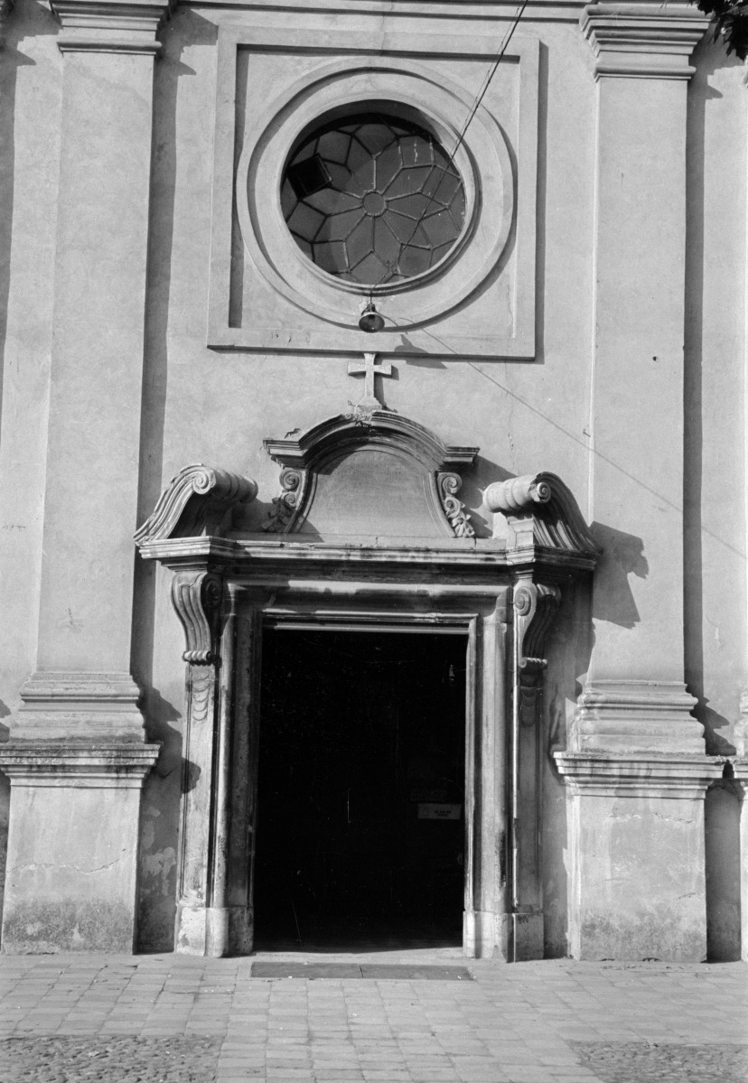 Kościół św. Franciszka Ksawerego - fasada, portal, skan 1