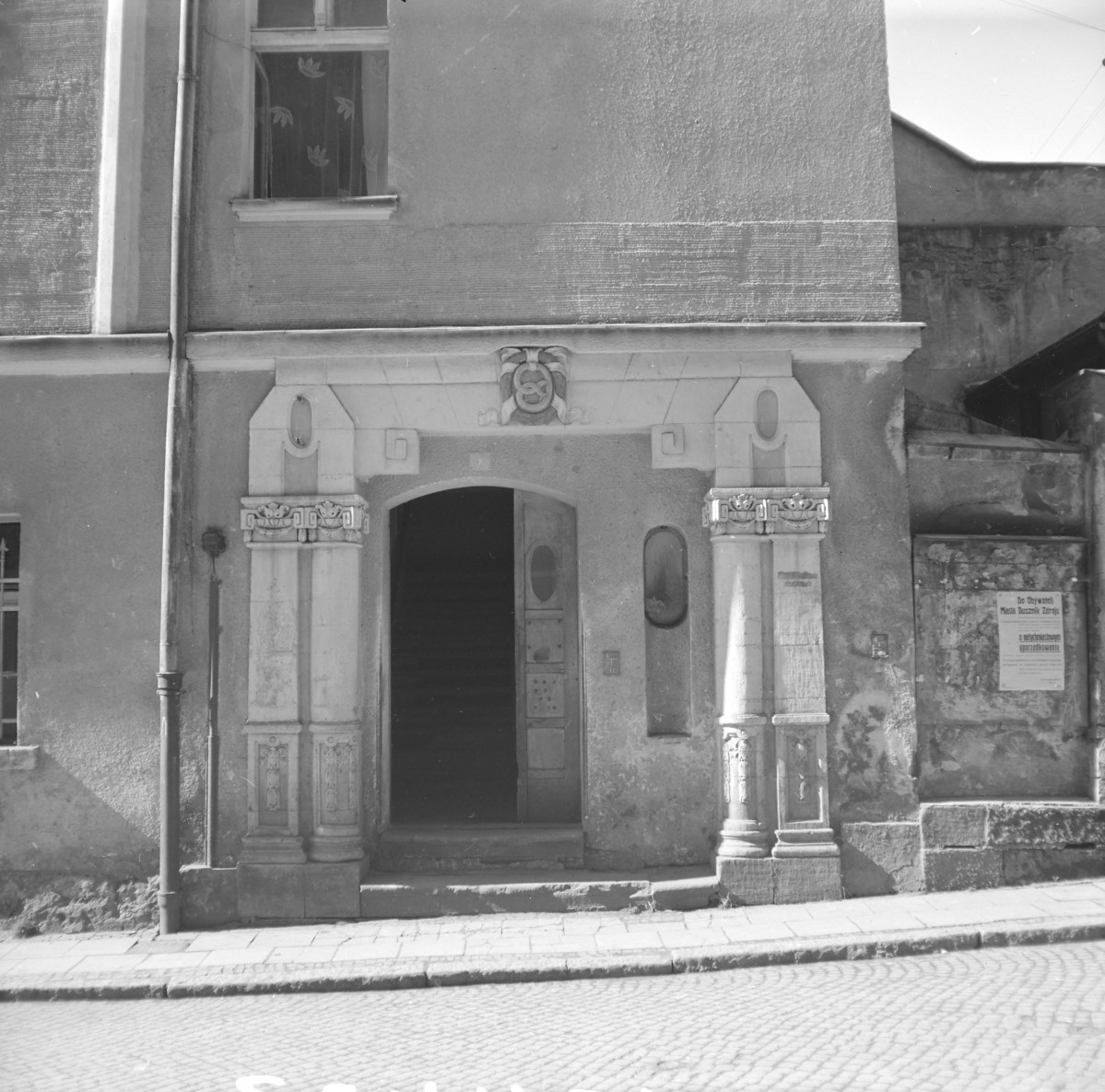 kamienica - elewacja wschodnia - portal, skan 1