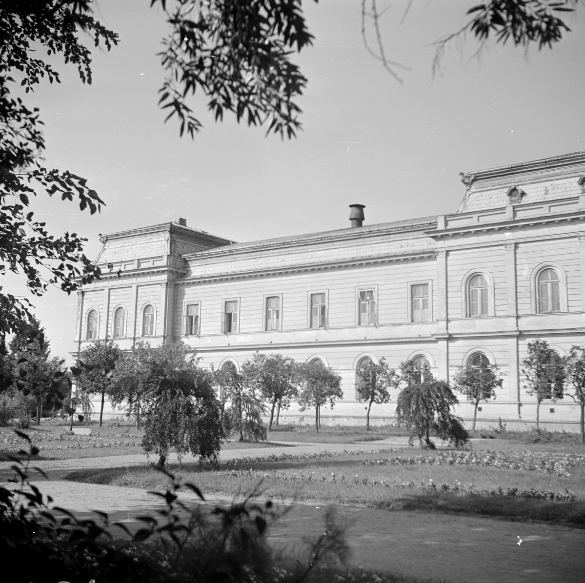 Zakład Zdrojowy "Uzdrowisko Polskie" pawilon - fragment frontowa, skan 1