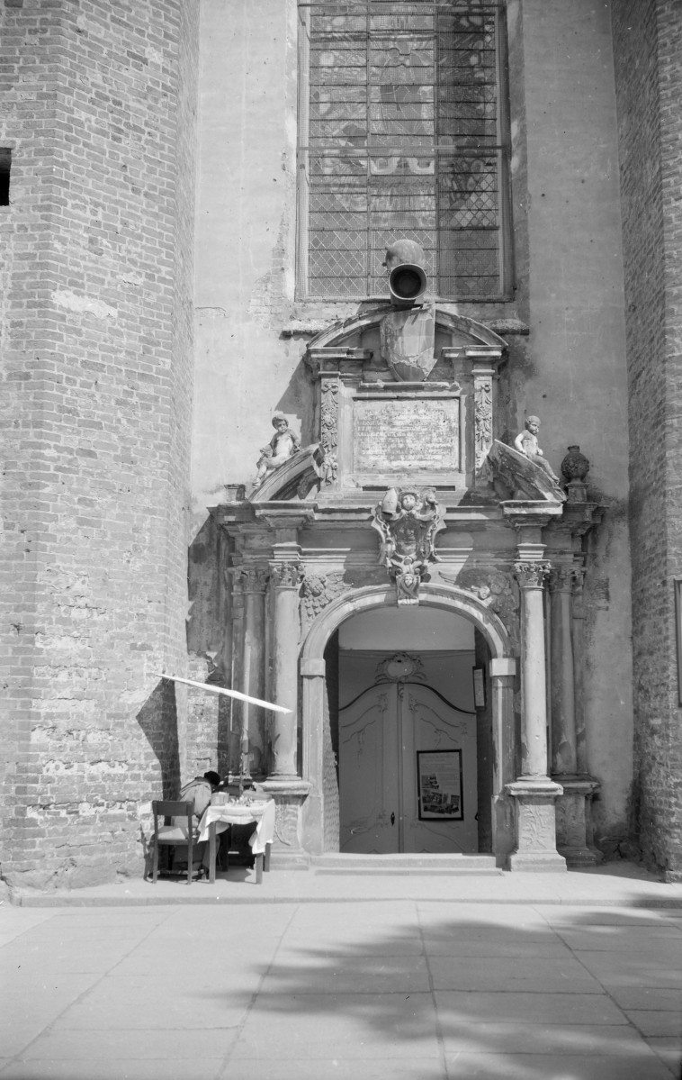 archikatedra pw. Świętej Trójcy, Gdańsk-Oliwa - zespół pocystersko-katedralny - portal główny, skan 1