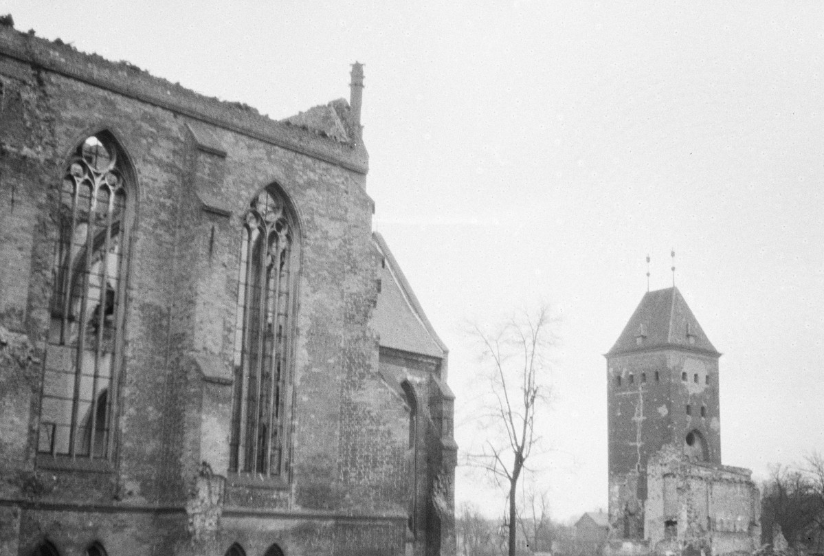 kościół NPM  Dominikanów - widok ogólny, skan 1