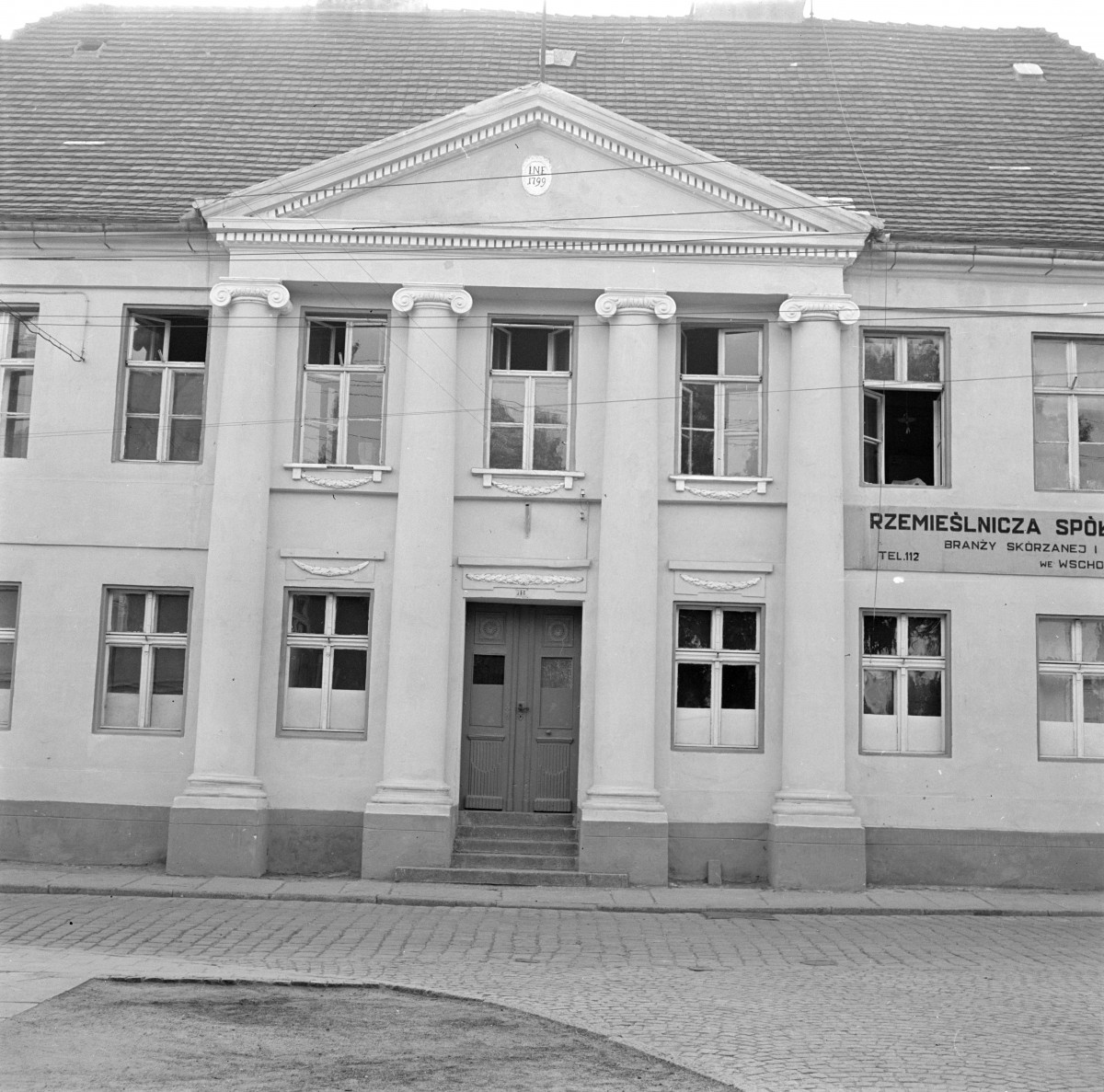 kamienica - elewacja frontowa, skan 1