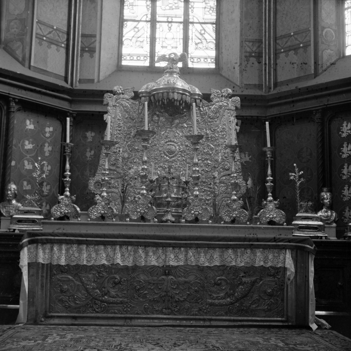 bazylika katedralna Wniebowzięcia NMP - ołtarz, skan 1