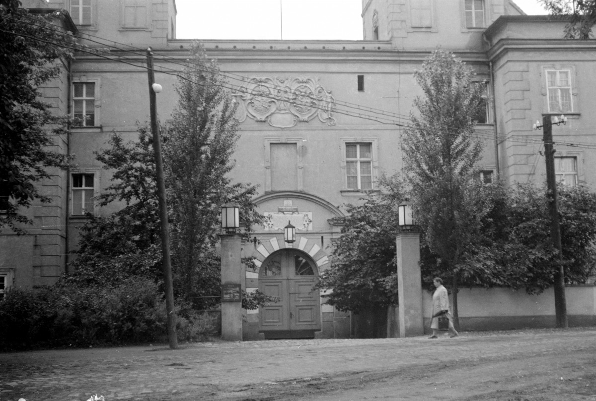 zamek - brama główna, skan 1