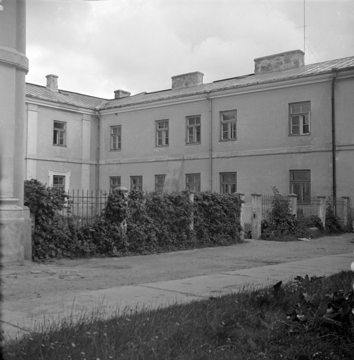 dawne seminarium - elewacja od ulicy, skan 1