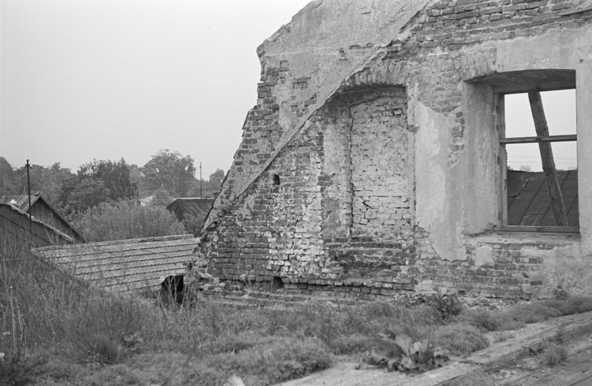 kamienica - elewacja fragment, skan 1