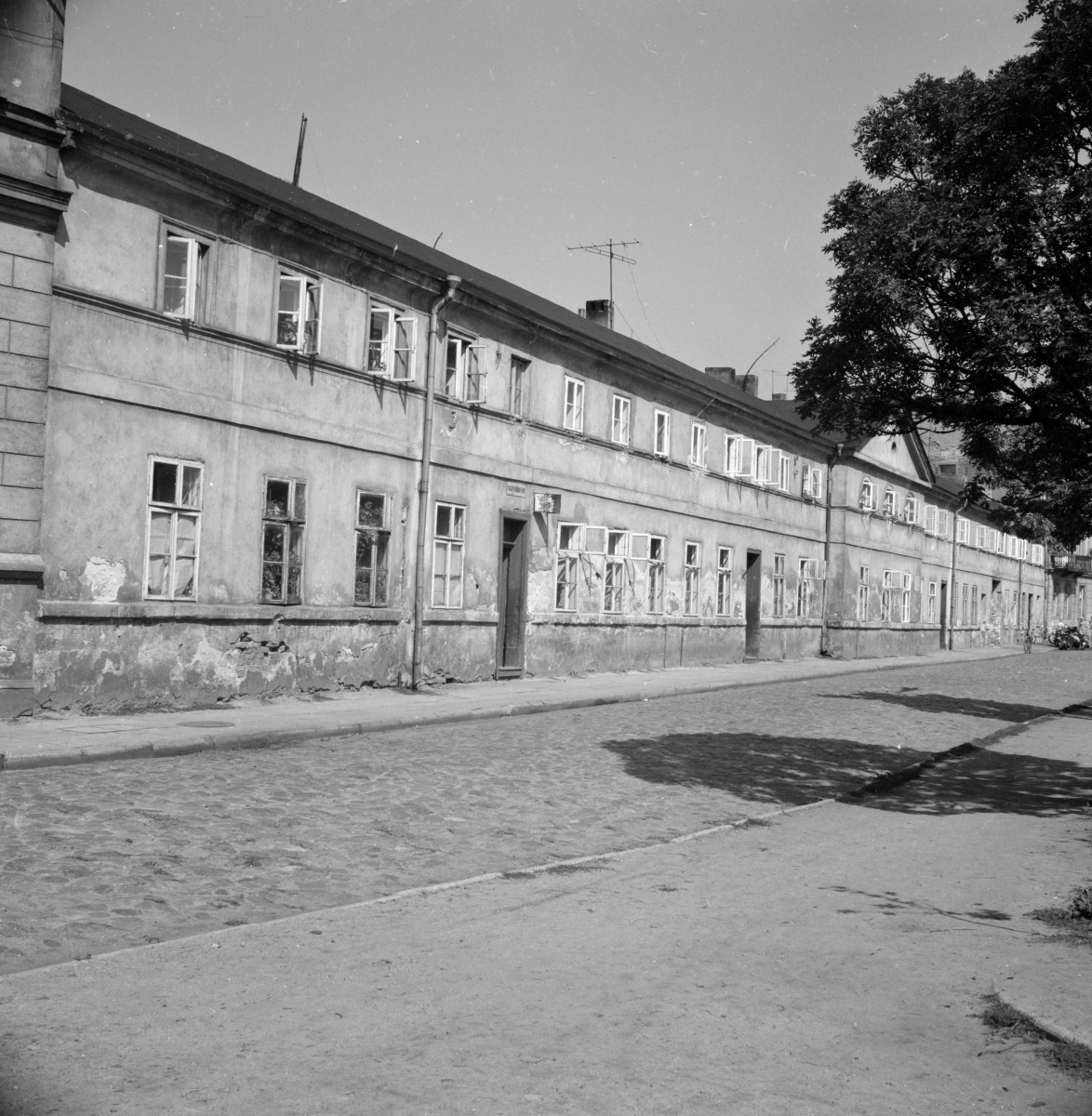 kamienica - elewacja frontowa, skan 1