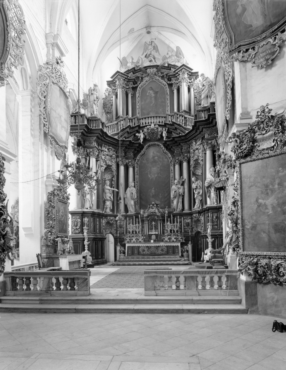 kościół parafialny pw. Wniebowzięcia NMP i Jana Chrzciciela - ołtarz główny, skan 1