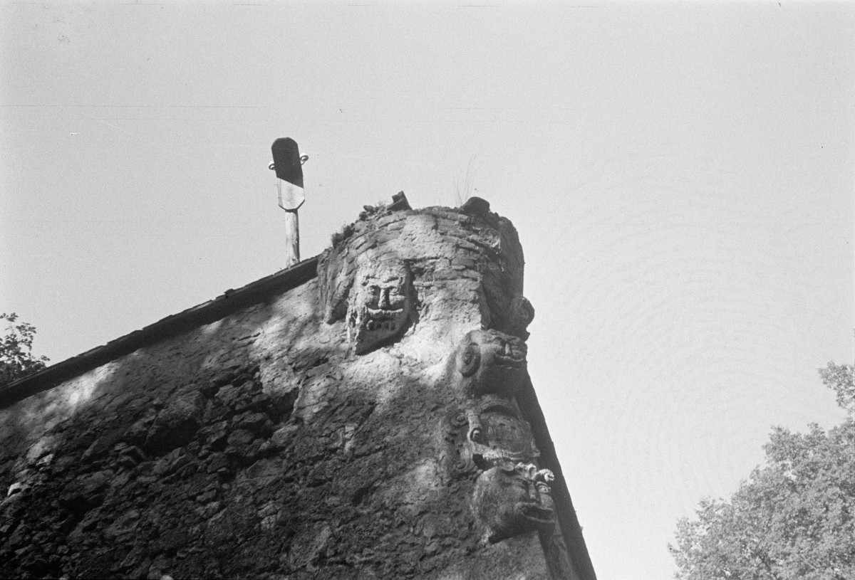 zamek - czoło bastionu wschodniego, skan 1