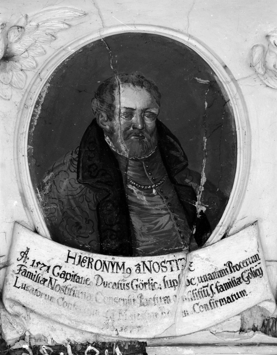 pałac - wnętrze: portret Hieronima Nostitza w fasecie sali balowej, skan 1