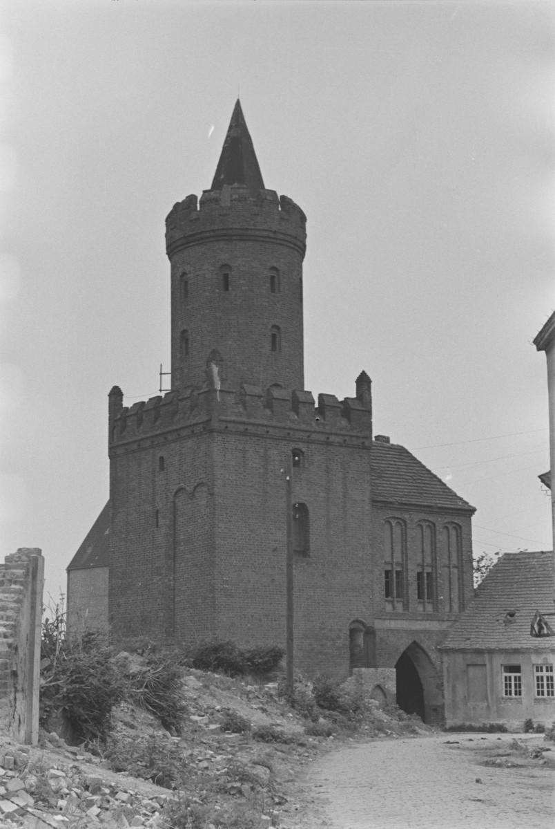 brama Wolińska - widok ogólny, skan 1
