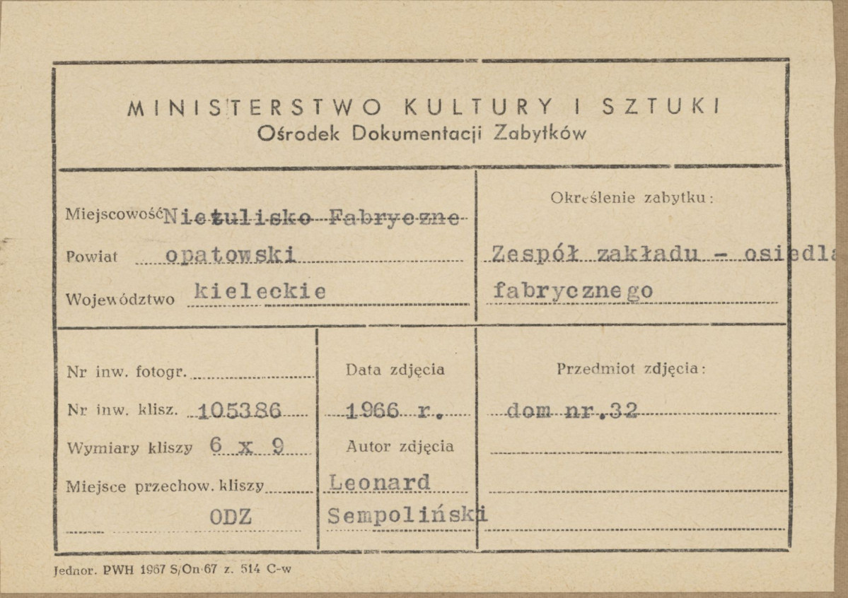 Zespół XIX w. zakładu przemysłowego - osiedle fabryczne, widok domu nr 34 (32) od frontu - metryczka, skan 1