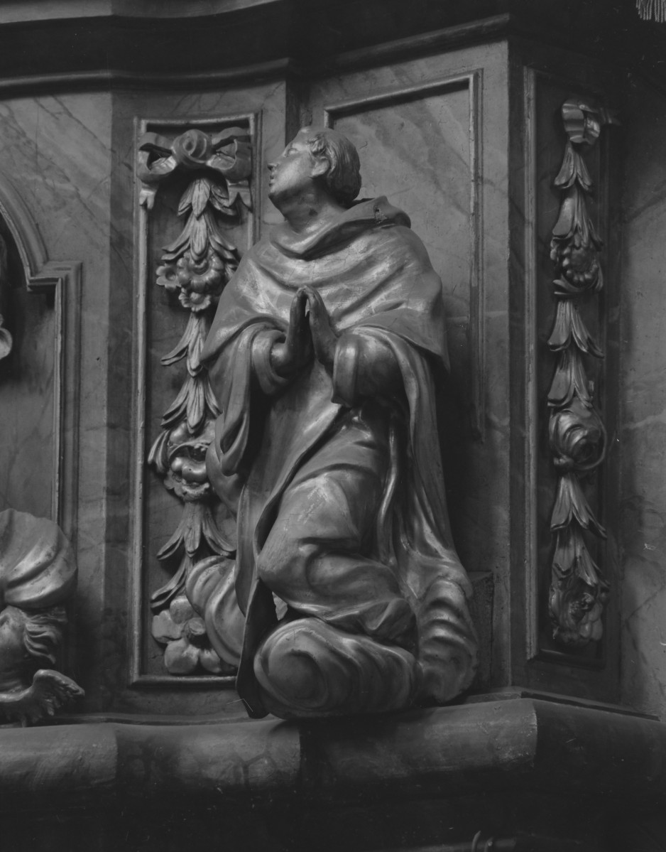 kościół klasztorny augustianów eremitów, ob. parafialny pw. św.św. Wacława, Doroty i Stanisława - wnętrze: ambona - fragment, skan 1