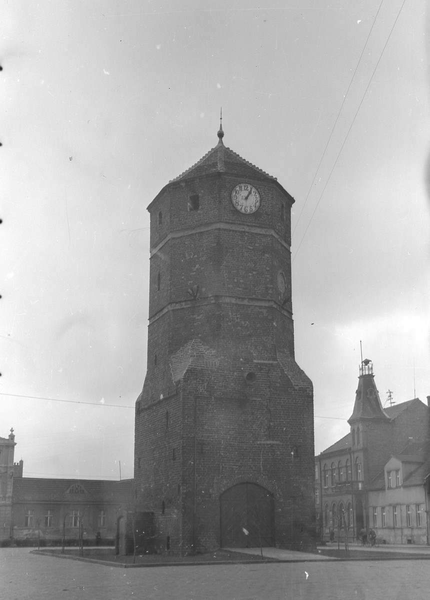 ratusz - wieża, skan 1