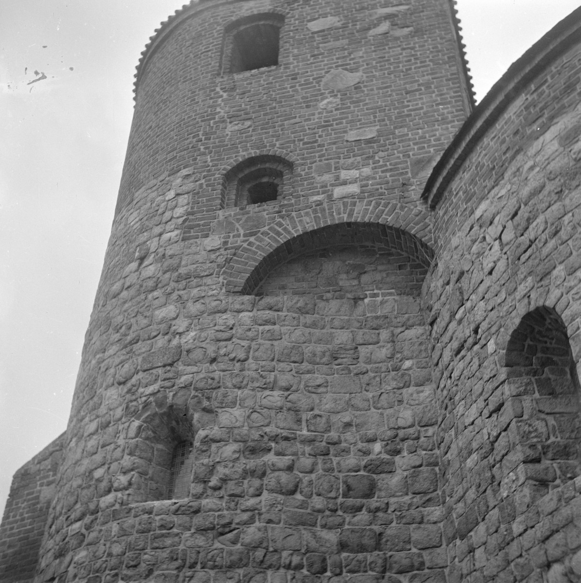 Rotunda Świętego Prokopa - wieża, elewacja, skan 1